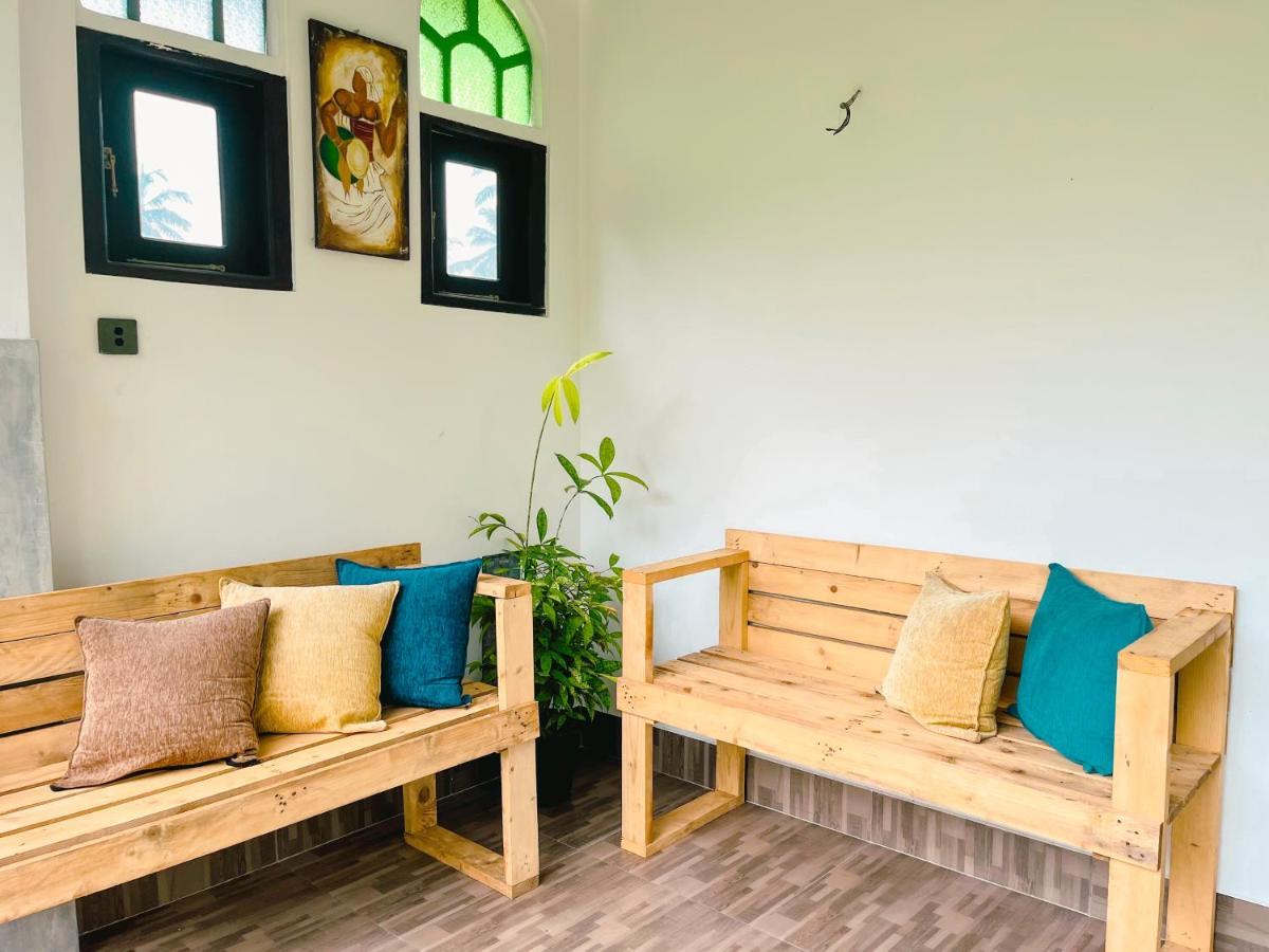Tropical Vibes - Kathaluwa Apartman Ahangama Kültér fotó