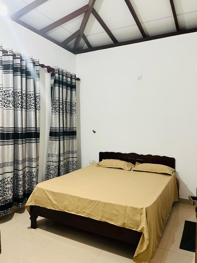Tropical Vibes - Kathaluwa Apartman Ahangama Kültér fotó