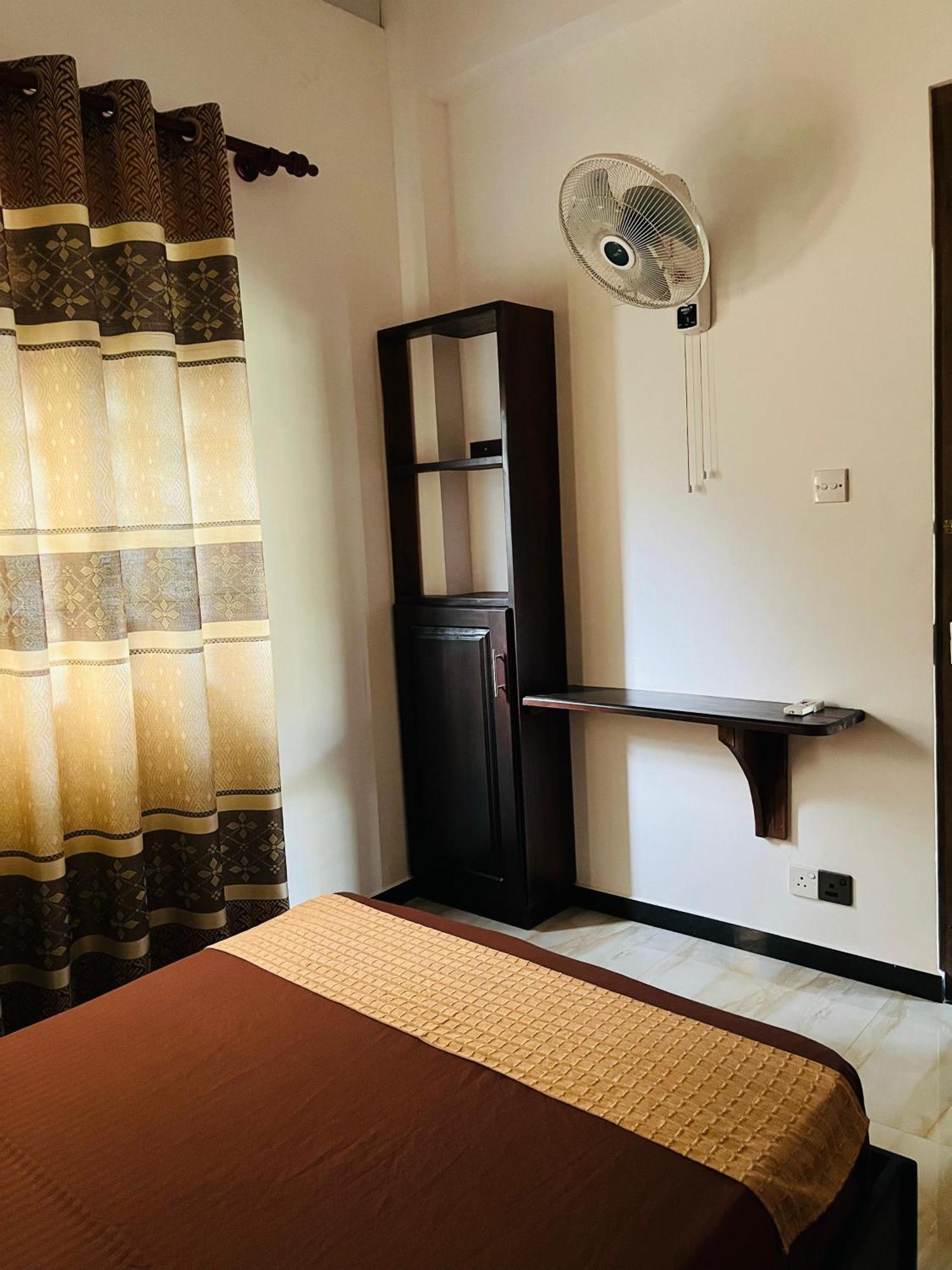 Tropical Vibes - Kathaluwa Apartman Ahangama Kültér fotó